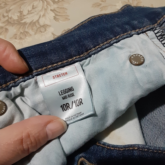 Express Mid Rise Leggings - Picture 4 of 4